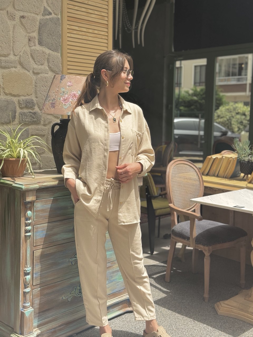 Doğal Tonlarda Zarafet: Krem Keten Zara Takım